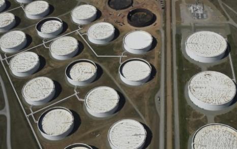 أسعار النفط توسع خسائرها بعد إصدار بيانات مخزون تقييم الأثر البيئي